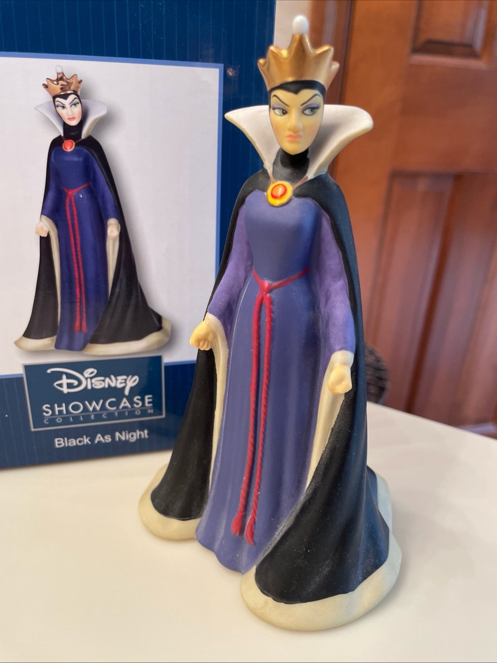 Evil Queen Disney Showcase "Black As Night" Snow White Precious Moments #143701
